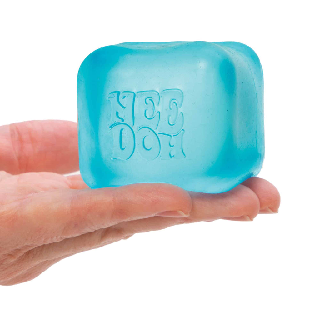 NeeDoh Nice Cube L8 Blue in hand